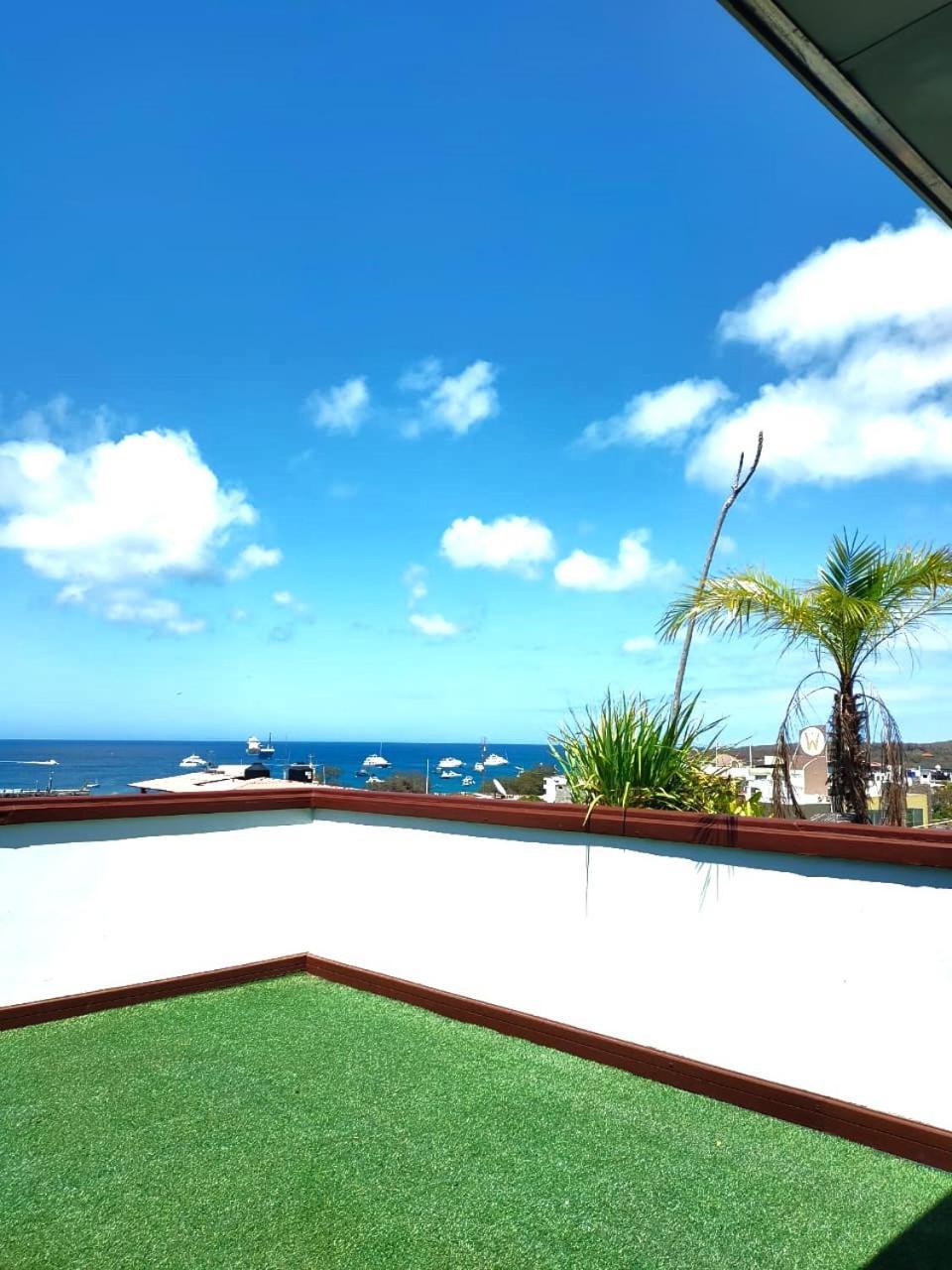 Hotel Los Algarrobos Puerto Baquerizo Moreno Kültér fotó