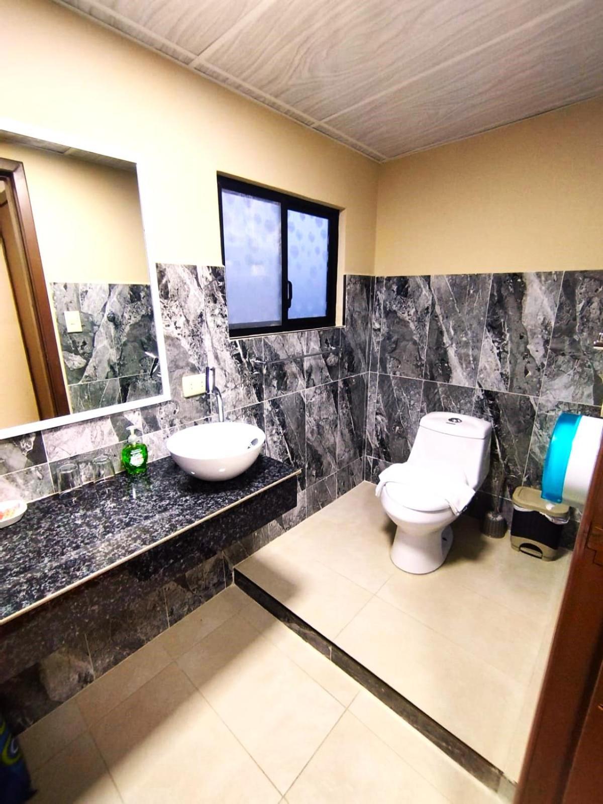 Hotel Los Algarrobos Puerto Baquerizo Moreno Kültér fotó