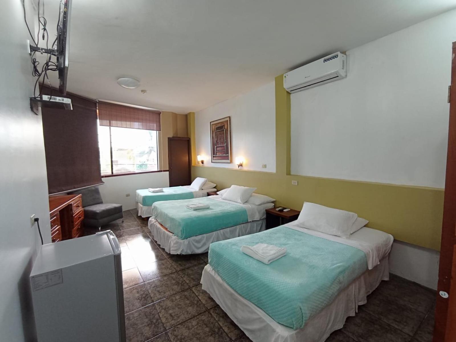 Hotel Los Algarrobos Puerto Baquerizo Moreno Kültér fotó