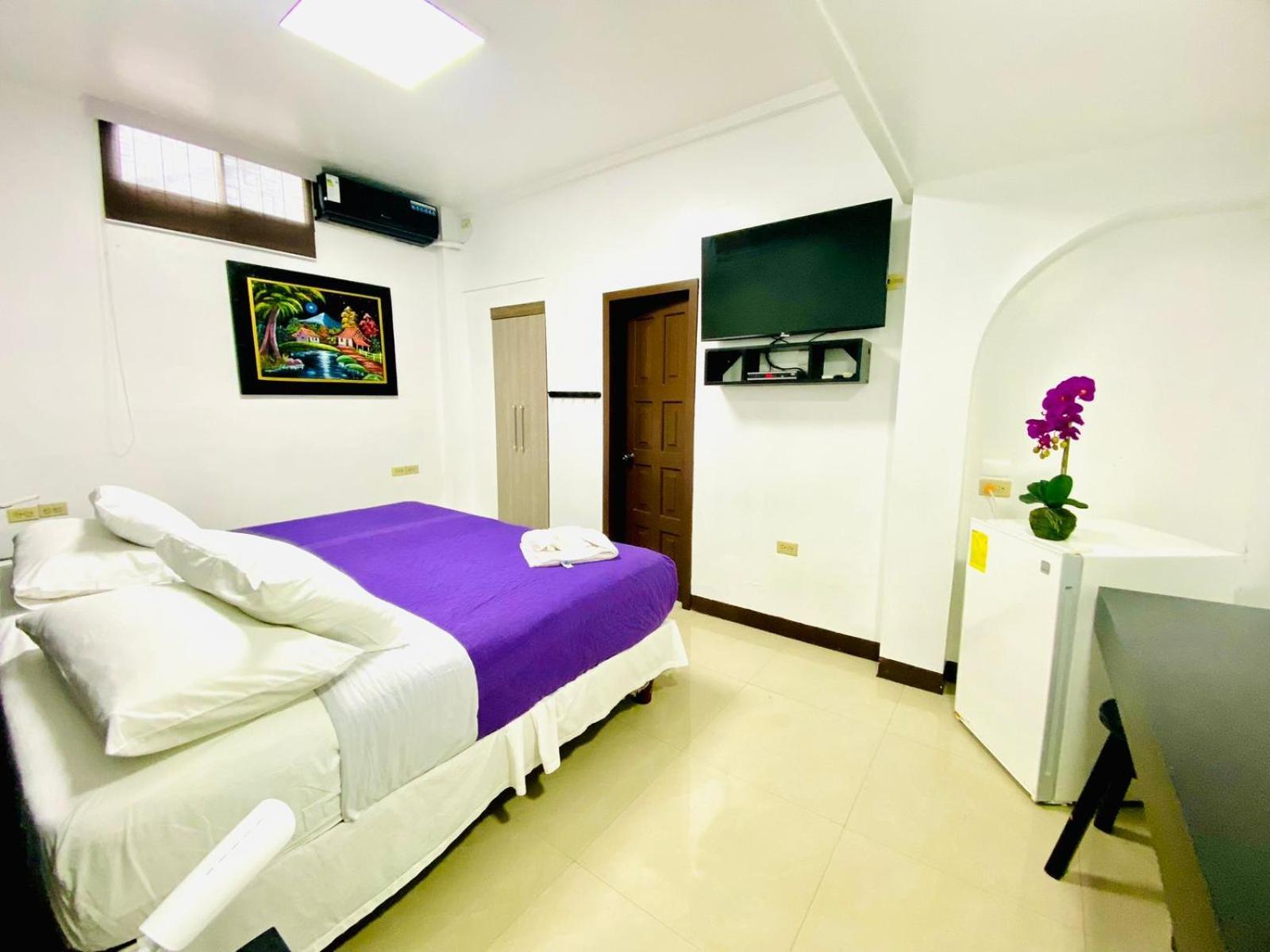 Hotel Los Algarrobos Puerto Baquerizo Moreno Kültér fotó