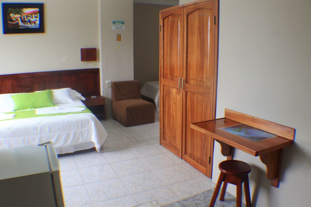 Hotel Los Algarrobos Puerto Baquerizo Moreno Kültér fotó