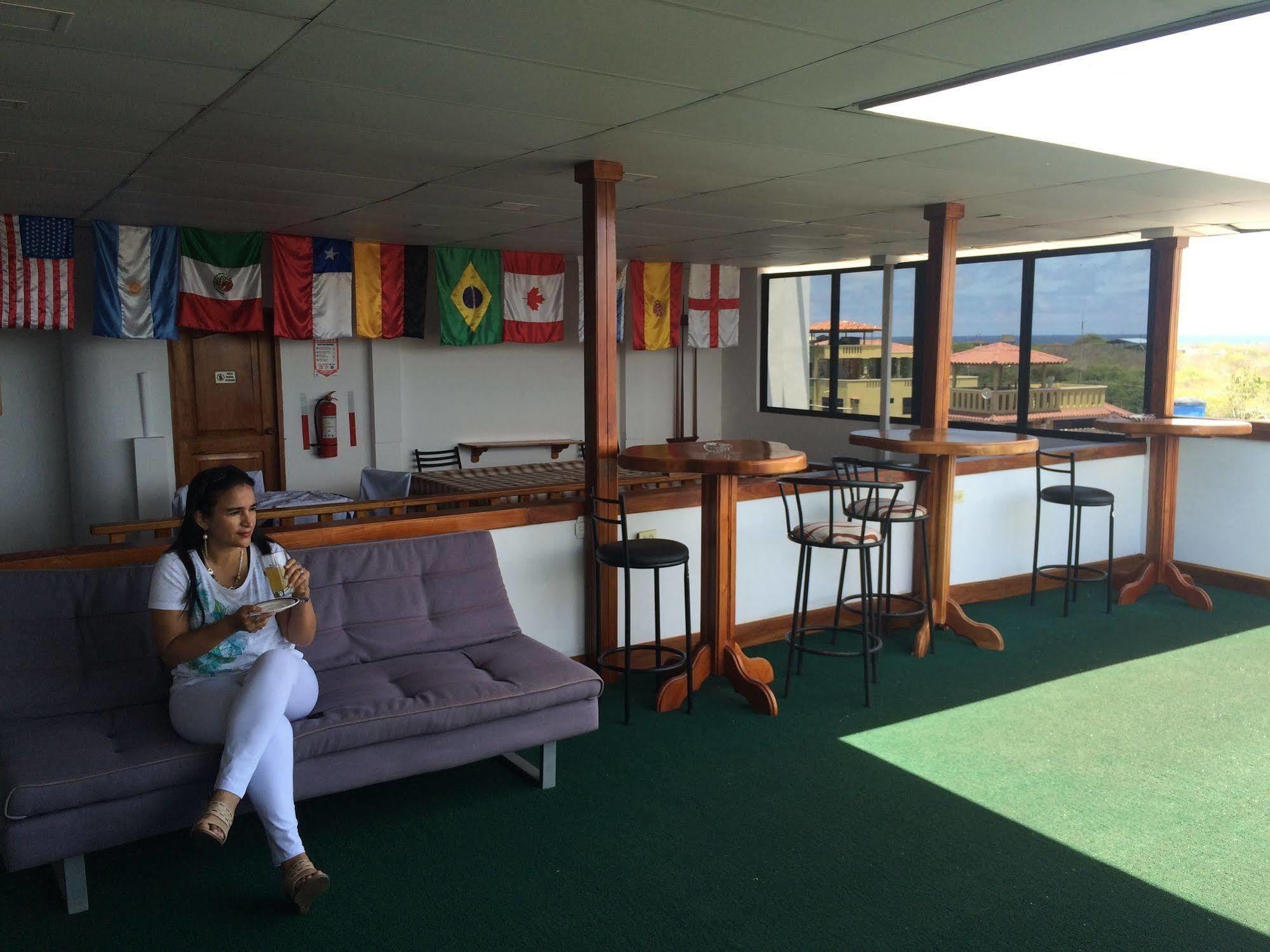 Hotel Los Algarrobos Puerto Baquerizo Moreno Kültér fotó