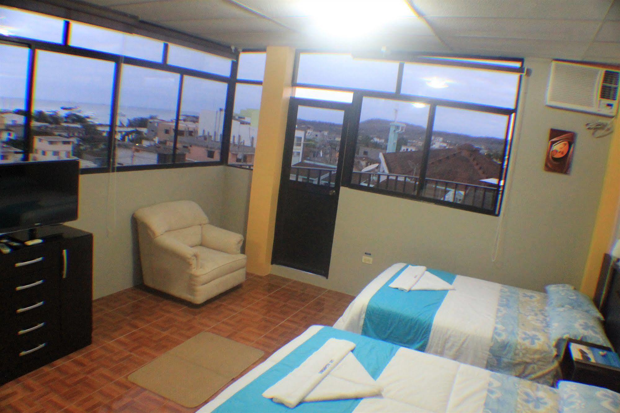 Hotel Los Algarrobos Puerto Baquerizo Moreno Kültér fotó