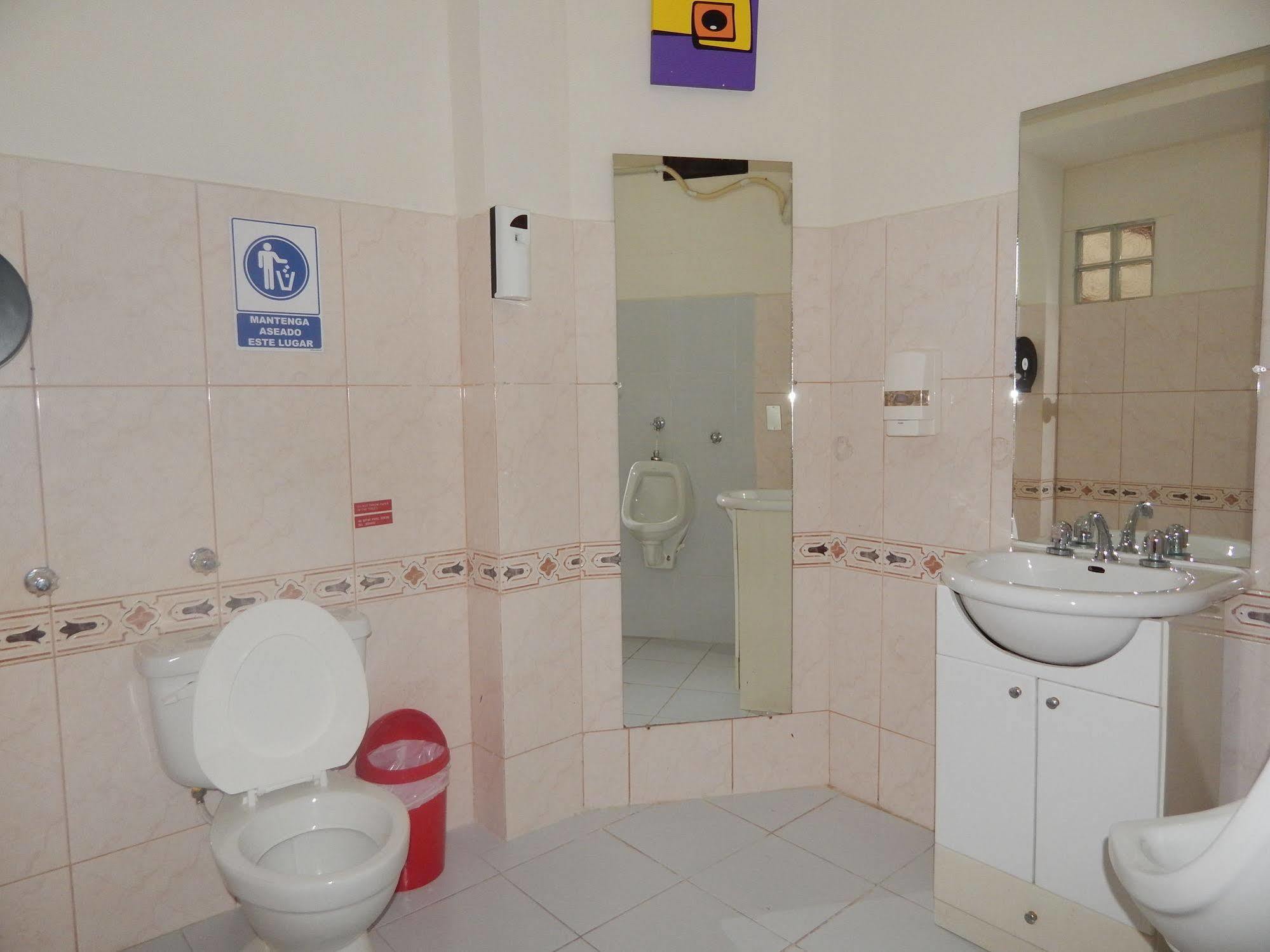 Hotel Los Algarrobos Puerto Baquerizo Moreno Kültér fotó