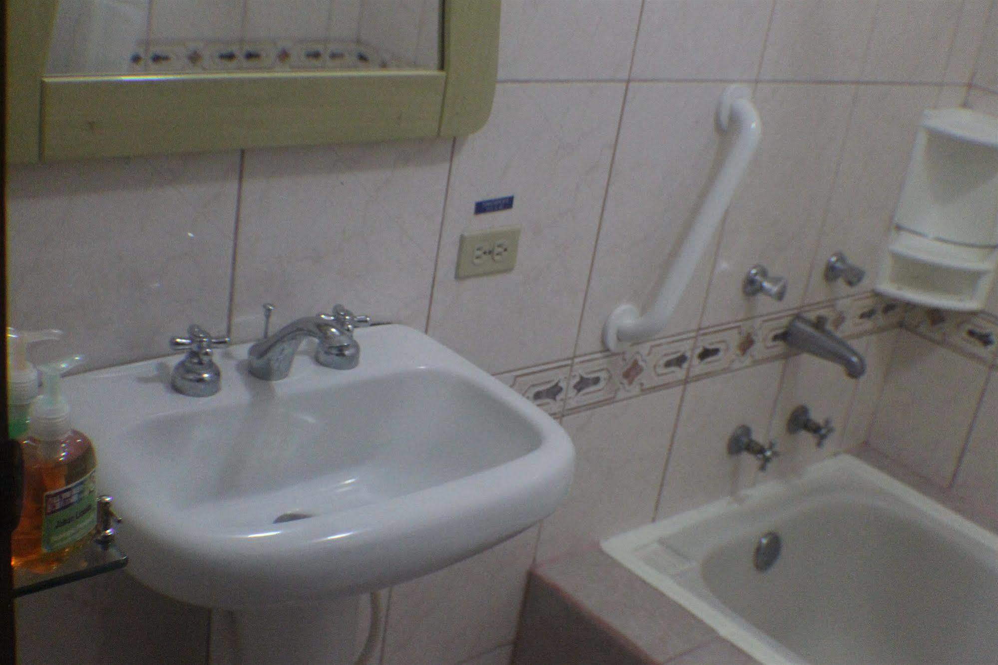 Hotel Los Algarrobos Puerto Baquerizo Moreno Kültér fotó
