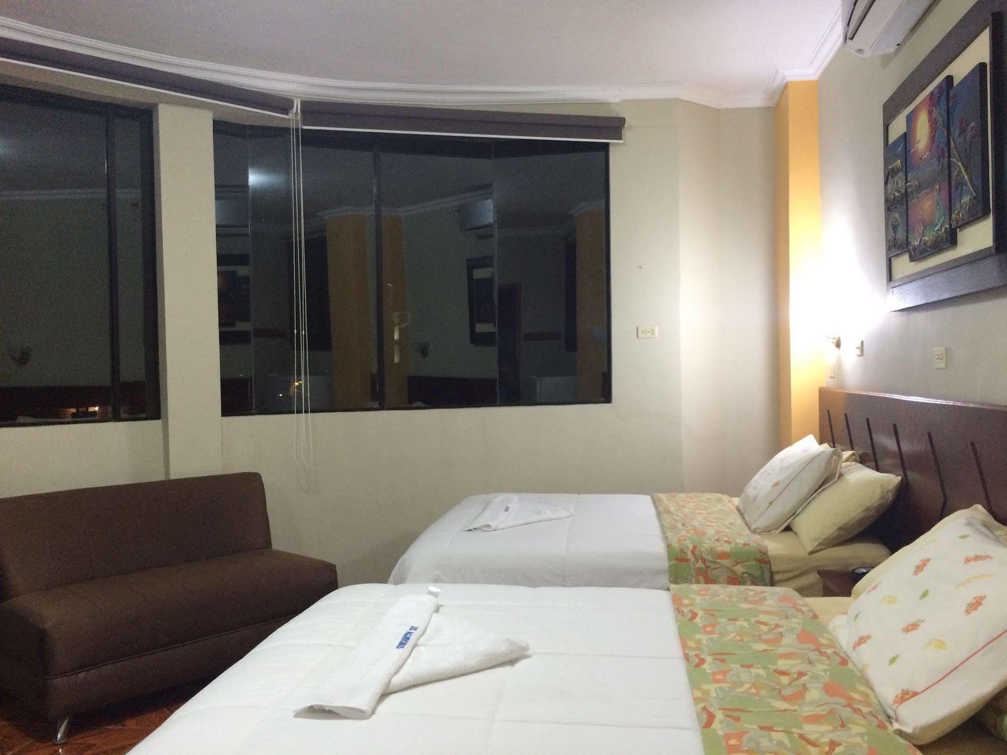 Hotel Los Algarrobos Puerto Baquerizo Moreno Kültér fotó