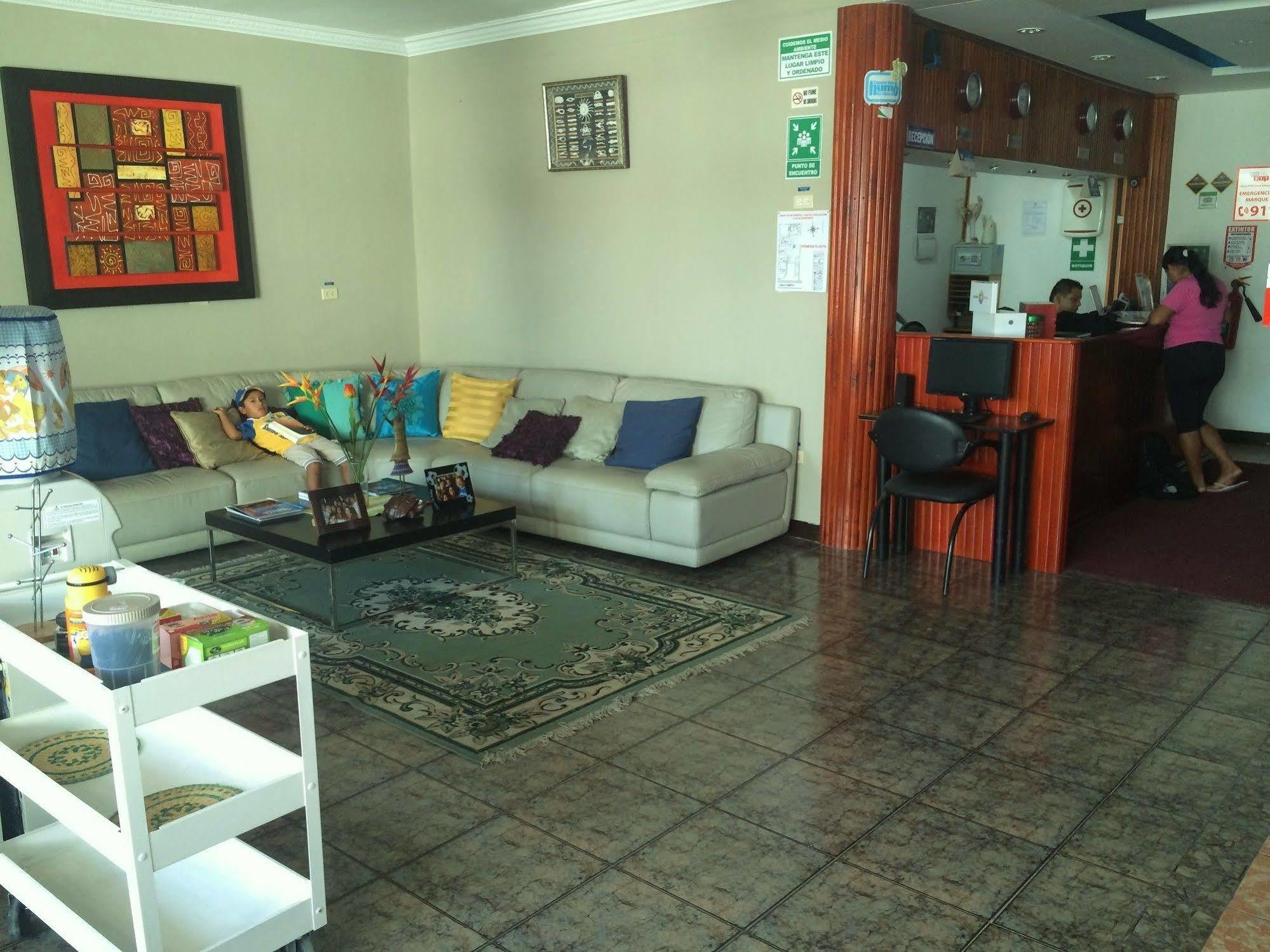Hotel Los Algarrobos Puerto Baquerizo Moreno Kültér fotó